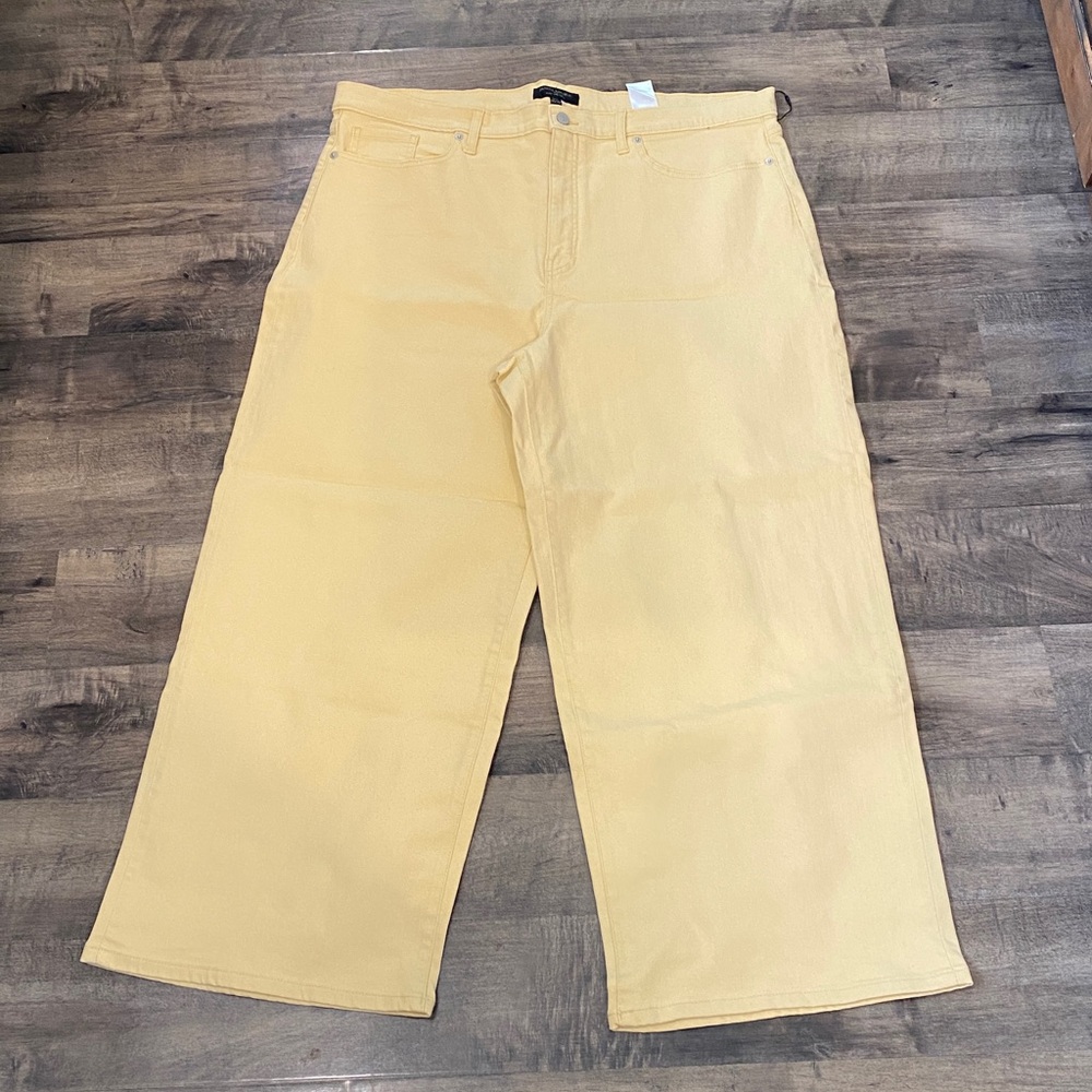 Banana Republic Wide Leg Crop Fit Jeans